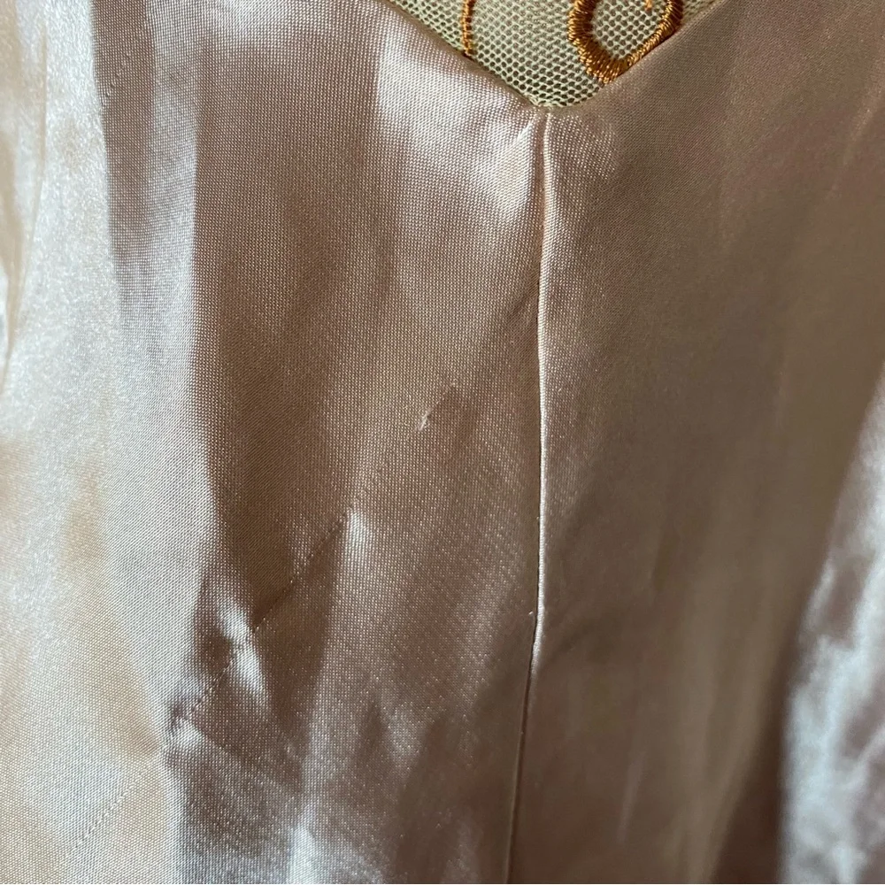 The Unbranded Brand women large